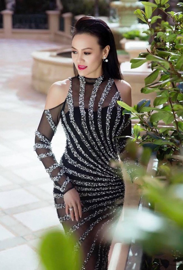 Hoa hậu Thanh Hương hút hồn với “vẻ đẹp không tuổi” - 5 Hoa hậu Thanh Hương hút hồn với “vẻ đẹp không tuổi” - 5