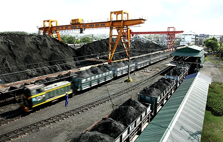UBND tỉnh chỉ đạo kiểm tra, xử lý việc vận chuyện than, xỉ, đất đá tại Mạo Khê (TX Đông Triều) - 1 UBND tỉnh chỉ đạo kiểm tra, xử lý việc vận chuyện than, xỉ, đất đá tại Mạo Khê (TX Đông Triều) - 1