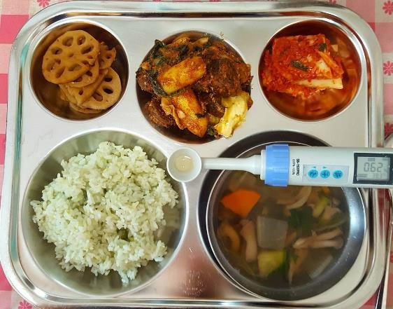 Bữa trưa của các học sinh trên thế giới có gì khác nhau - 2 Bữa trưa của các học sinh trên thế giới có gì khác nhau - 2