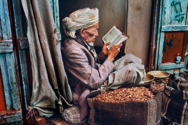 Bộ ảnh khuyến khích tình yêu đọc sách của mọi lứa tuổi - 1 Bộ ảnh khuyến khích tình yêu đọc sách của mọi lứa tuổi - 1