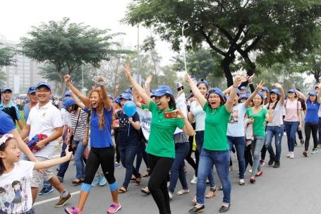 Ngày hội đi bộ ngừa suy tĩnh mạch - 9 Huấn luyện viên Thúy Uyên đã thực sự truyền cảm hứng cho mọi người về lối sống năng động và ý thức hơn về việc chăm sóc cho đôi chân của mình