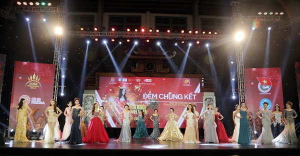 Nữ sinh Văn hóa Nghệ thuật quân đội đăng quang Hoa khôi sinh viên Hà Nội - 4
Toàn cảnh 25 thí sinh tham dự đêm chung kết Hoa khôi sinh viên Hà Nội 2016