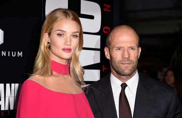 "Người vận chuyển" hạnh phúc bên bạn gái kém 20 tuổi - 7
Rosie Huntington-Whiteley thường xuyên dự các sự kiện bên bạn trai. Cặp đôi này đều ủng hộ nhau hết mình trong công việc