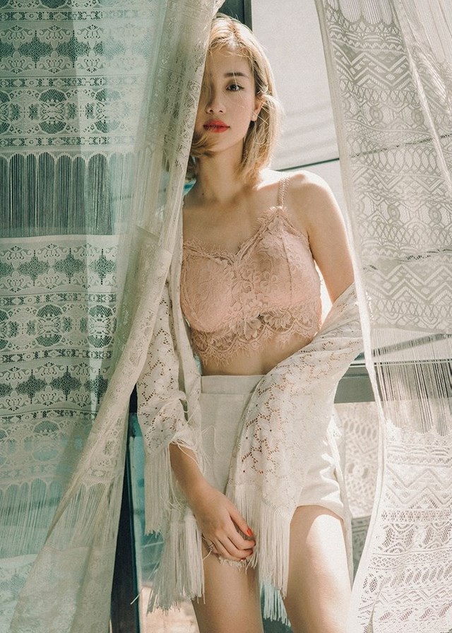 “Hot girl trà sữa” Việt “lột xác” gợi cảm ngỡ ngàng - 4 “Hot girl trà sữa” Việt “lột xác” gợi cảm ngỡ ngàng - 4