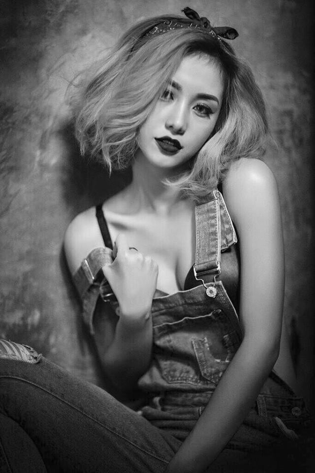 “Hot girl trà sữa” Việt “lột xác” gợi cảm ngỡ ngàng - 8
Chỉ là một bước thử nghiệm ở độ tuổi mới nhưng sự thay đổi này khiến nhiều người nhận ra Jun Vũ thực sự ngày càng trưởng thành.