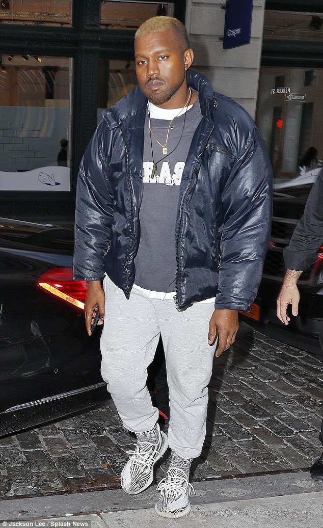 
Kanye West tái xuất sau điều trị rối loạn tâm lý
