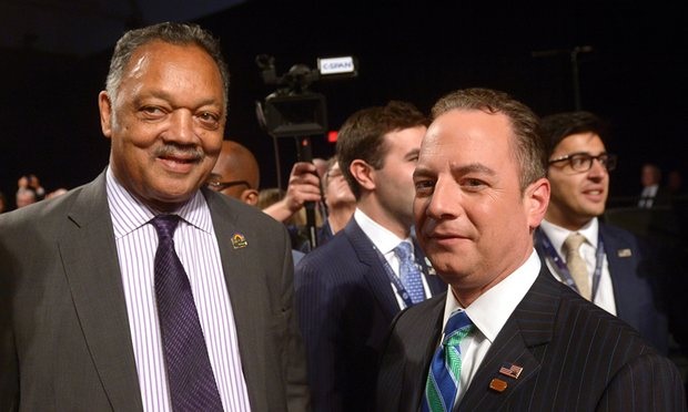 "Phó tướng" của Clinton ví ông Trump như "gã khùng" - 14
Cựu ứng viên tổng thống Mỹ Jesse Jackson (trái) và Chủ tịch Ủy ban Cộng hòa quốc gia Reince Priebus. (Ảnh: AFP)