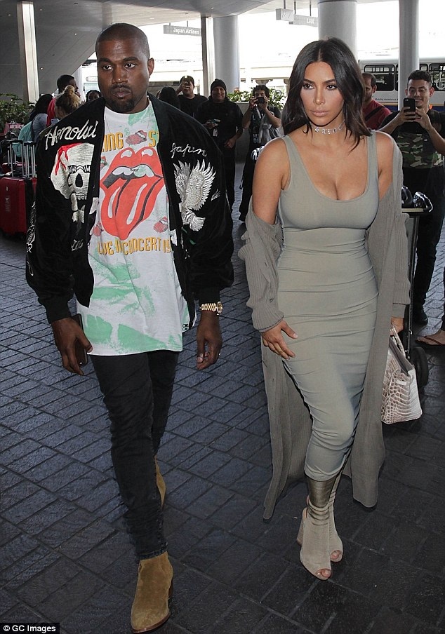 Kim Kardashian quá lo lắng cho sức khỏe của chồng - 1 Kim Kardashian quá lo lắng cho sức khỏe của chồng - 1