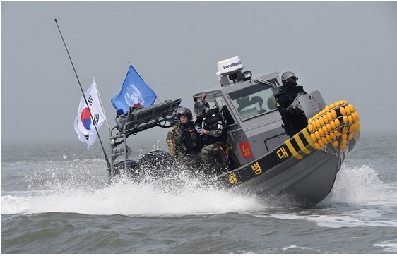Tàu cá Trung Quốc đâm chìm tàu tuần duyên Hàn Quốc - 1
(Ảnh minh họa: Reuters)