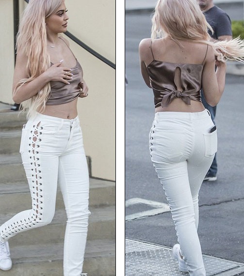 Kylie Jenner gợi cảm khoe tóc mới - 4
Kylie Jenner rất thành công khi kinh doanh thời trang - vì thế cô có thể tự nuôi sống bản thân từ nhiều năm nay
