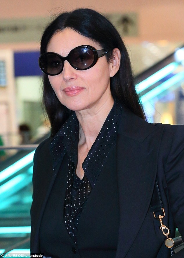 
Monica Bellucci là biểu tượng gợi cảm của Ý, gương mặt quảng cáo của  Dior, Dolce &Gabbana
