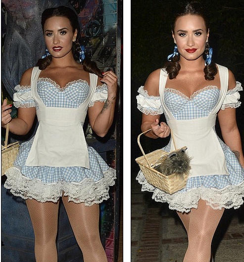 
Demi Lovato - sexy và cổ điển
