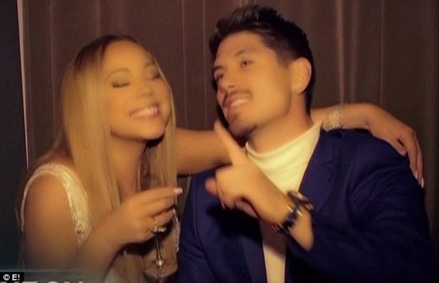 Mariah Carey say đắm bên người tình trẻ kém 13 tuổi - 2
Cặp đôi gặp nhau lần đầu cách đây 10 năm. Khi đó vũ công trẻ Bryan Tanaka đã vô cùng ngưỡng mộ đàn chị Mariah Carey nhưng không mơ có ngày được hẹn hò cùng cô