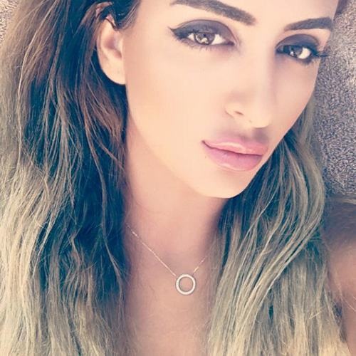 Cuộc sống vương giả của nàng công chúa giàu có nhất Dubai - 11
Đức vua muốn Mahra được trưởng thành như một người phụ nữ bình thường