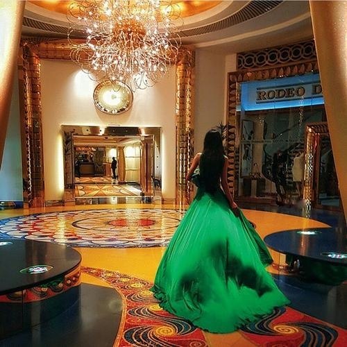 Cuộc sống vương giả của nàng công chúa giàu có nhất Dubai - 15
Cô dọn ra sống 1 mình từ năm 18 tuổi