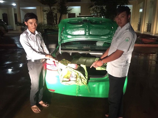 Bắt xe taxi Mai Linh vận chuyển gần 1 tạ pháo nổ - 1
Số lượng pháo bị bắt giữ