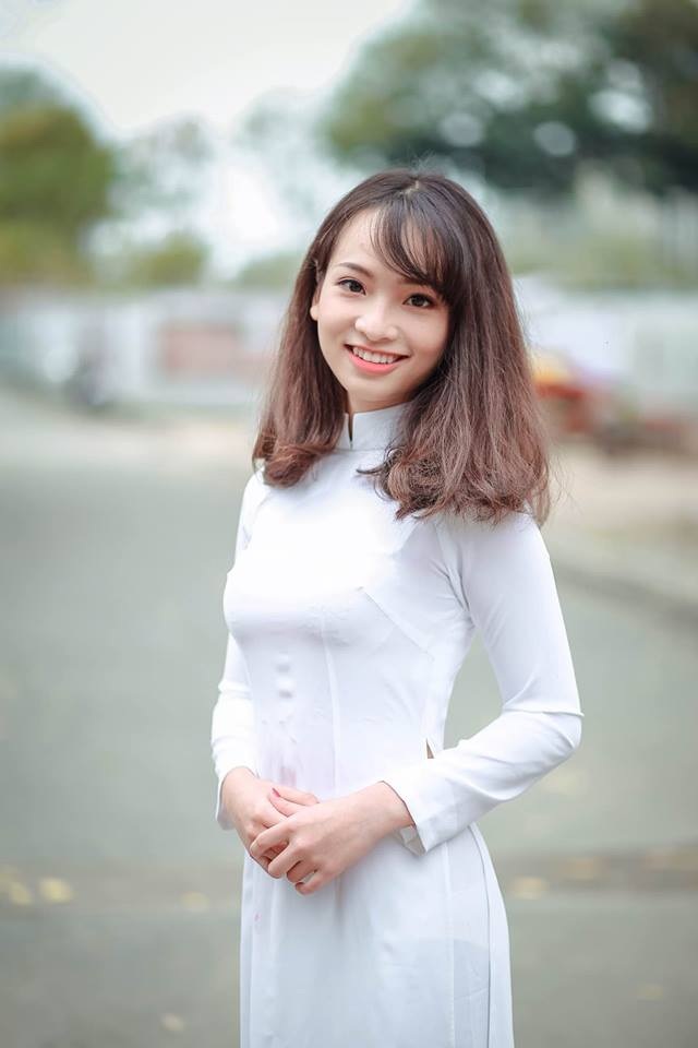 Cô gái tuổi 18 giành học bổng 4,7 tỷ đồng trường nữ sinh hàng đầu Mỹ - 1
Nhận thấy Hoa Kỳ là quốc gia có nền giáo dục lý tưởng, Mai Chi quyết tâm chinh phục học bổng đại học sau khi tốt nghiệp cấp 3.