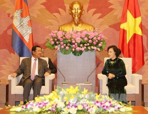 Chủ tịch Quốc hội Nguyễn Thị Kim Ngân hội kiến Thủ tướng Samdech Techo Hun Sen - 1
Chủ tịch Quốc hội Nguyễn Thị Kim Ngân hội kiến cùng Thủ tướng Samdech Techo Hun Sen. (Ảnh: TTXVN)