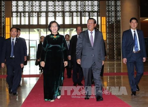 Chủ tịch Quốc hội Nguyễn Thị Kim Ngân hội kiến Thủ tướng Samdech Techo Hun Sen - 2
Chủ tịch Quốc hội Nguyễn Thị Kim Ngân hội kiến cùng Thủ tướng Samdech Techo Hun Sen. (Ảnh: TTXVN)