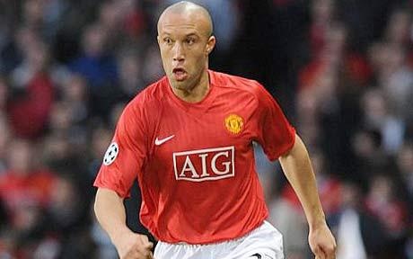 Welbeck và những người từng phục vụ cả Arsenal lẫn MU - 20
Mikael Silvestre từng là một hậu vệ thép của MU, từ chạy cánh tới trung vệ