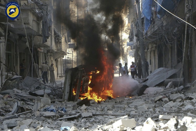 Nga cảnh báo hậu quả khủng khiếp nếu Mỹ tấn công quân đội Syria - 1
Chiến sự ở Aleppo càng trở nên căng thẳng sau khi lệnh ngừng bắn ở Syria đổ vỡ. (Ảnh: Dailymail)