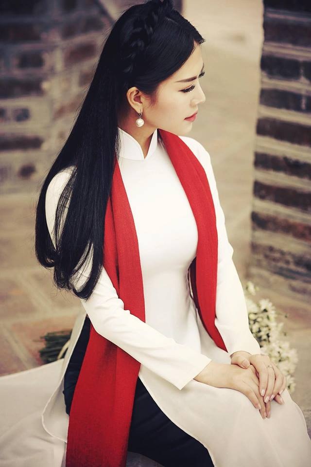 MC Nhã Uyên khoe vẻ ngọt ngào với cúc họa mi - 9 MC Nhã Uyên khoe vẻ ngọt ngào với cúc họa mi - 9