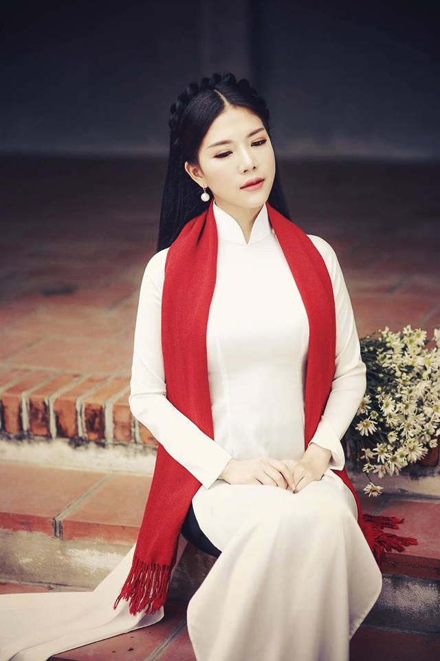 MC Nhã Uyên khoe vẻ ngọt ngào với cúc họa mi - 8 MC Nhã Uyên khoe vẻ ngọt ngào với cúc họa mi - 8