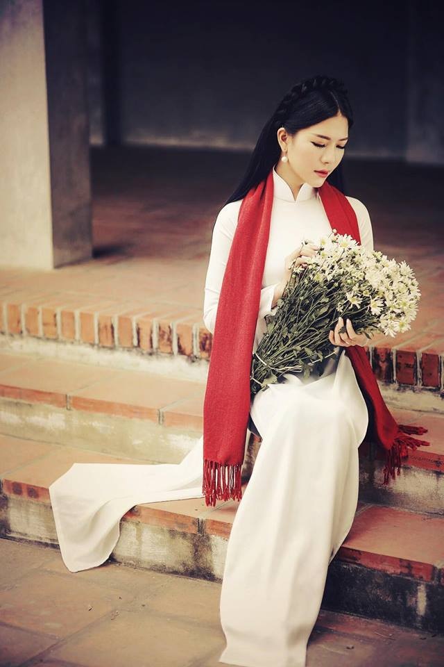 MC Nhã Uyên khoe vẻ ngọt ngào với cúc họa mi - 6 MC Nhã Uyên khoe vẻ ngọt ngào với cúc họa mi - 6