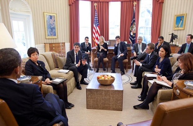 Ông Obama lo "tìm việc" cho nhân viên - 1
Một cuộc họp của ông Obama với các trợ lý tại Nhà Trắng. Nguồn: CNN