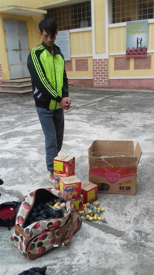 Bắt đối tượng vận chuyển 17kg pháo nổ - 1 Đối tượng Tin cùng tang vật