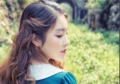 Nữ lãnh đạo cực xinh làm mẫu ảnh quảng bá du lịch quê nhà - 1 Nữ lãnh đạo cực xinh làm mẫu ảnh quảng bá du lịch quê nhà - 1