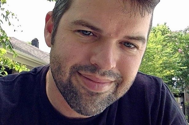 
Matt Stone, 37 tuổi, sau 4 năm tặng tinh trùng miễn phí, khẳng định có tới 100 con
