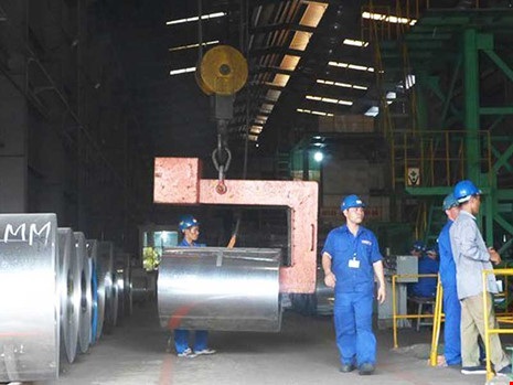 Nguy cơ hàng Việt ‘chết chìm’ theo hàng Trung Quốc - 1
Tôn, thép Việt bị Mỹ, EU cho vào danh sách bị kiện vì nghi ngờ tiếp tay cho hàng TQ. Ảnh: TT