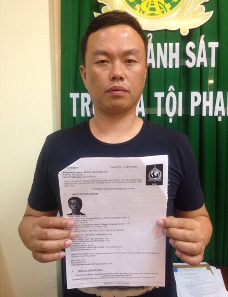 Đối tượng Hàn Quốc bí mật tuyển người cá độ trên mạng - 1
Đối tượng truy nã Park Namkyou bị bắt giữ .