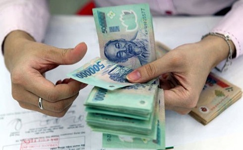 Tăng lương cán bộ, công chức: Cần khôi phục lại lương lãnh đạo? - 1 Không thể áp dụng mãi chính sách tiền lương cào bằng (ảnh KT)
