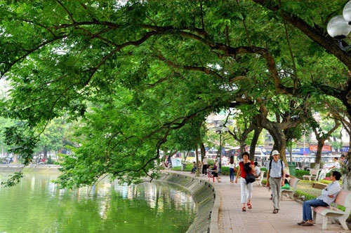Những điểm vui chơi lý tưởng dịp 20/10 - 1 Hồ Gươm luôn là địa điểm vui chơi lý tưởng và trong ngày Phụ nữ Việt nam 20/10.