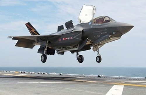 F-35B lần đầu tiên tham gia diễn tập chiến đấu giả lập - 1 Máy bay chiến đấu F-35B dành cho Thủy quân lục chiến Mỹ / DefenseTalk.