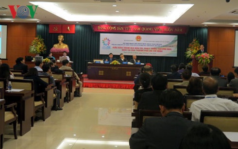Hiến kế xây dựng thành phố Hồ Chí Minh phát triển nhanh, bền vững - 1 Đại biểu kiều bào tham dự chuyên đề “Kiều bào tham gia đầu tư, phát triển thương mại, dịch vụ của thành phố Hồ Chí Minh”