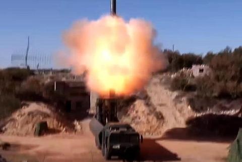 Nga thử nghiệm sát thủ nguy hiểm nhất P-800 Oniks ở Syria - 2 Tên lửa tấn công mặt đất P-800 Oniks có độ chính xác cực cao