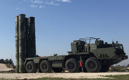 Nga tung đòn "sấm sét", Mỹ thay đổi cách tiếp cận về Syria? - 1 Hệ thống tên lửa S-400. (Ảnh: Sputnik)