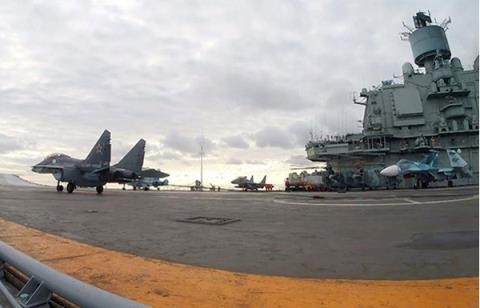 Nga thừa nhận sự thật sốc khiến MiG-29K rơi - 1 Tiêm kích MiG-29K hạ cánh thành công trên tàu sân bay.