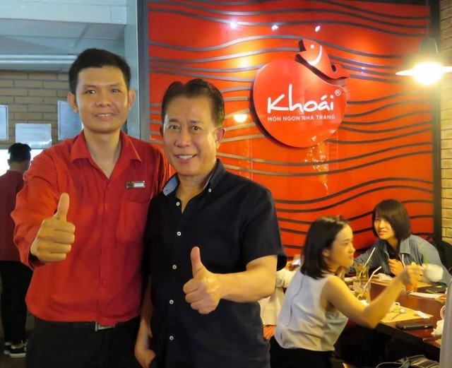 Ẩm thực Nha Trang giữa lòng Sài thành - 1 Chuyên gia ẩm thực thế giới Martin Yan ( Yan Can Cook) thăm NH Khoái đúng dịp kỉ niệm SN Khoái 5 năm