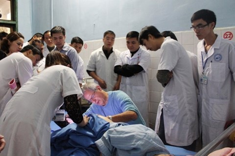 Học 7 năm mới được hành nghề bác sỹ - 1 Đào tạo bác sĩ theo chương trình truyền thống đã không còn phù hợp nhu cầu nâng cao chất lượng ngành y