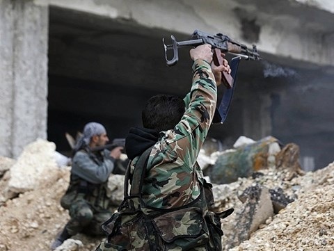 Phiến quân al - Nusra Front chấp thuận rời khỏi Aleppo - 1 Binh sĩ Syria trên chiến trường Aleppo
