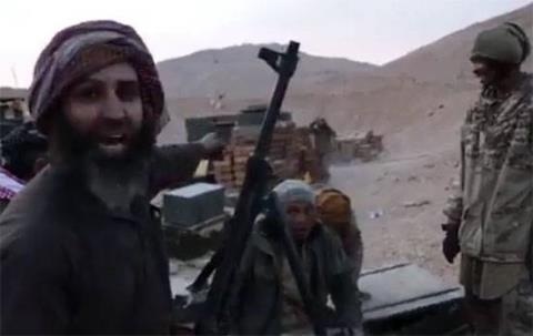 Không quân Nga và Syria "chôn vùi" IS ở Palmyra - 1 IS đang bị chôn vùi bởi SAA và quân tình nguyện ủng hộ chính phủ ở Palmyra