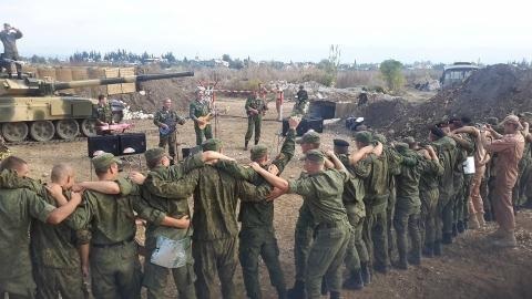 Cách Nga cấp vũ khí cho Syria trong thời điểm nóng - 1 Tăng T-90 tham chiến tại Syria.