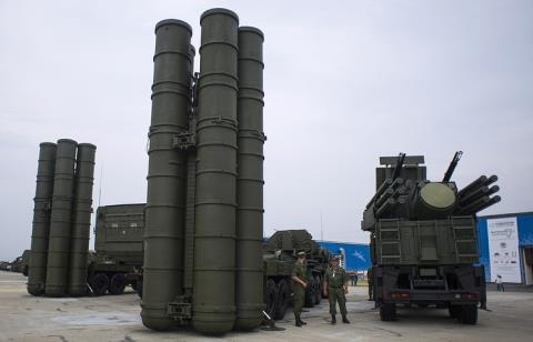Pantsir-S1 và S-400: Cặp đôi mang lại bình yên cho Nga - 1 Hệ thống phòng không Pantsir-S1 và S-400.