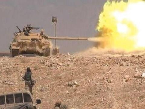 Nga quyết tâm dội bom dữ dội tại Syria? - 2 Quân đội Syria nã pháo vào thành trì của IS ở phía đông tỉnh Homs