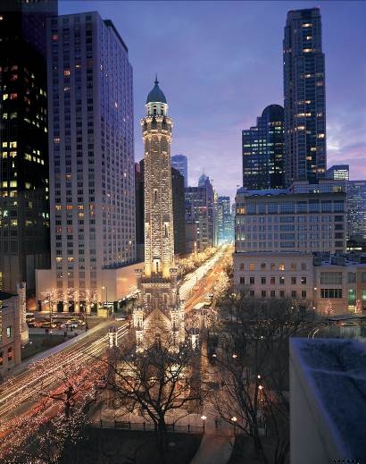 Du lịch tiết kiệm khi đến Chicago - 1
Chicago thu hút khách du lịch với những công trình kiến trúc đặc sắc. Ảnh: Choose Chicago.