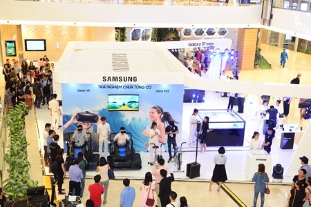 Samsung Gear 360 "xông đất" khu trải nghiệm công nghệ cao Galaxy Studio - 1 Khu vực Trải nghiệm Công nghệ Galaxy Studio có quy mô rộng lớn, được thiết kế trong không gian mở tại TTTM SaiGon Centre, một trong những vị trí đắc địa tại TP.HCM.